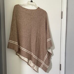 Top it Off Cream and Tan Poncho NWT Ret $45